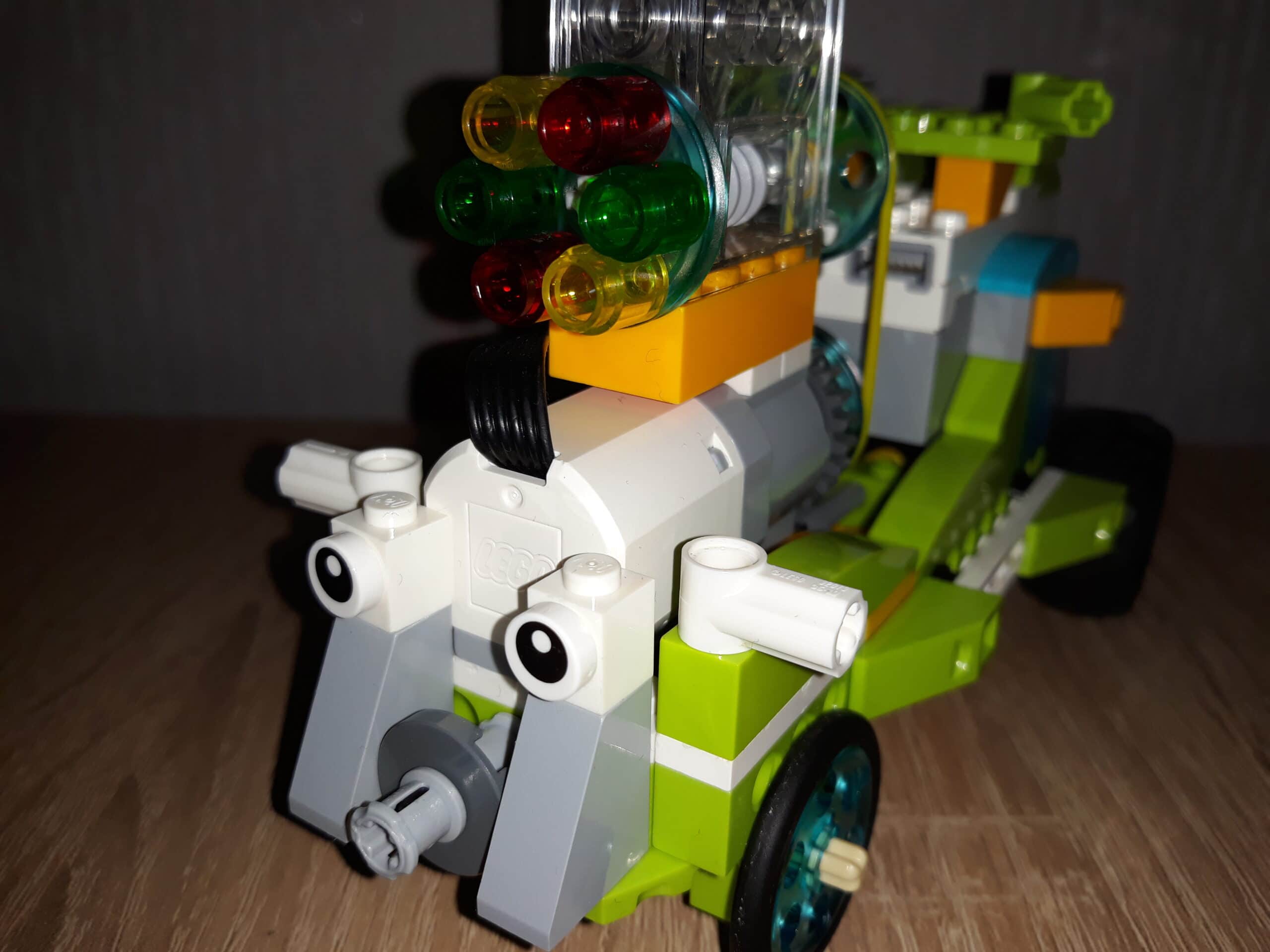 Инструкция по сборке из набора LEGO Education WeDo 2.0 Веселый автопоезд