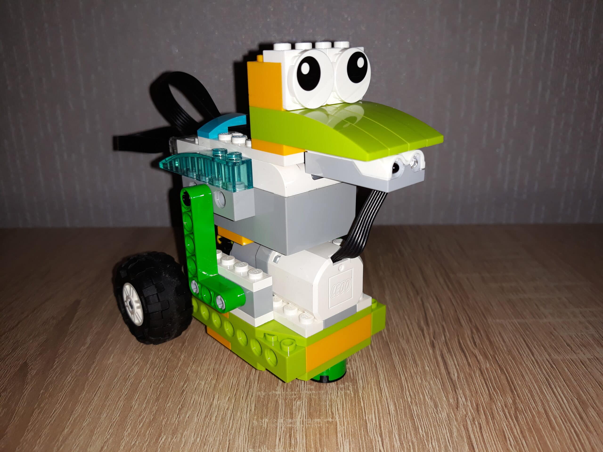 Инструкция по сборке из набора LEGO Education WeDo 2.0 Неуклюжая утка
