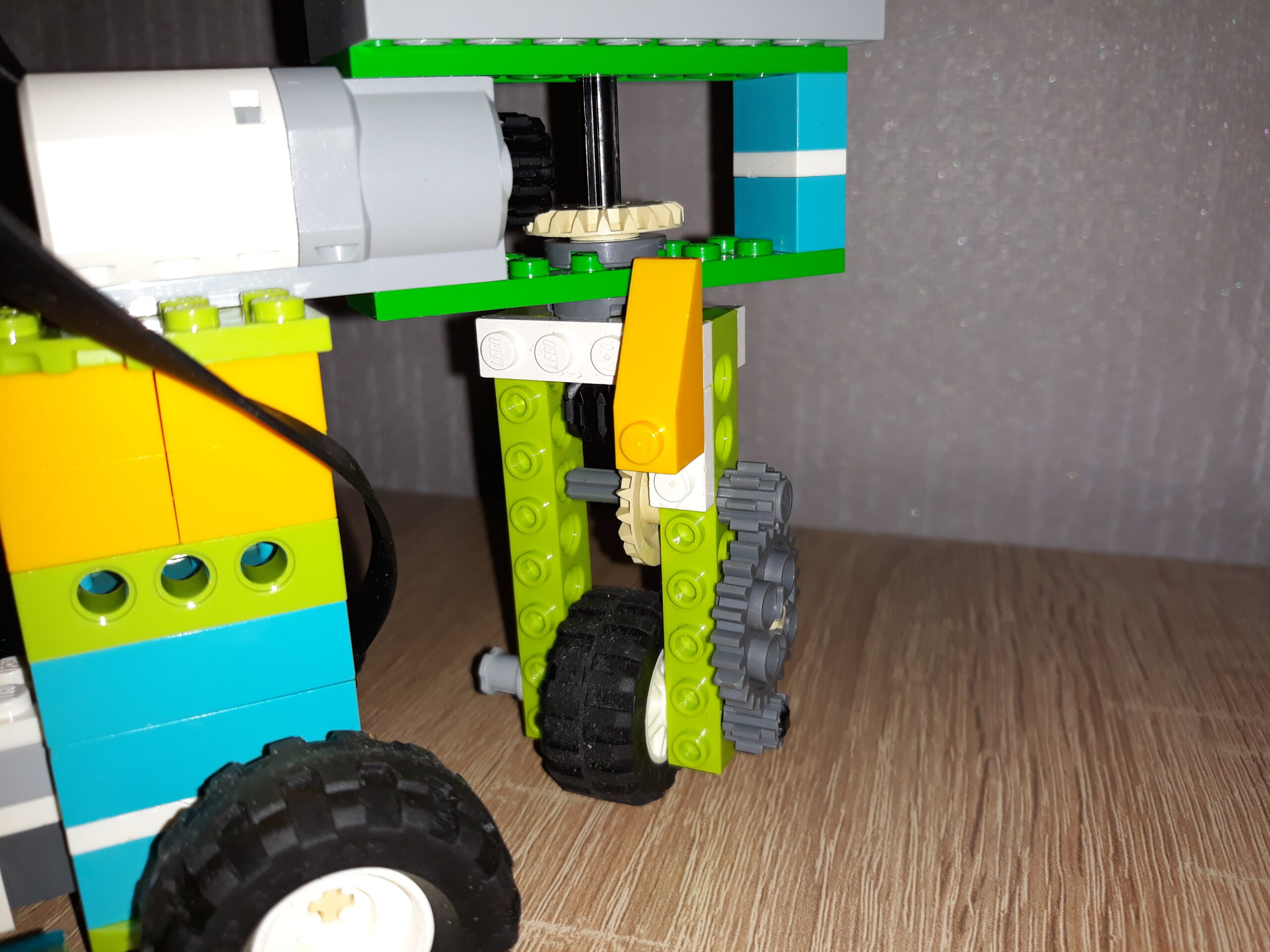 Инструкция по сборке из набора LEGO Education WeDo 2.0 Скорпион