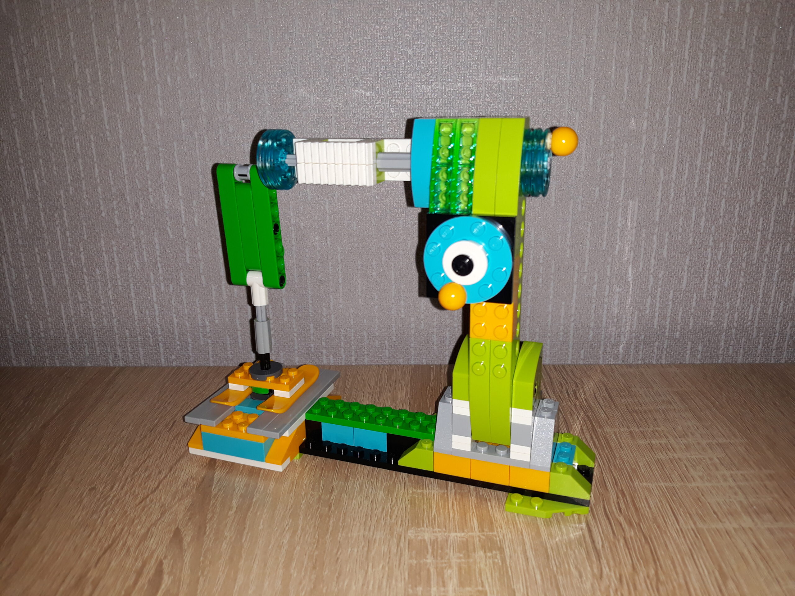 Инструкция по сборке из набора LEGO Education WeDo 2.0 Швейная машинка 2
