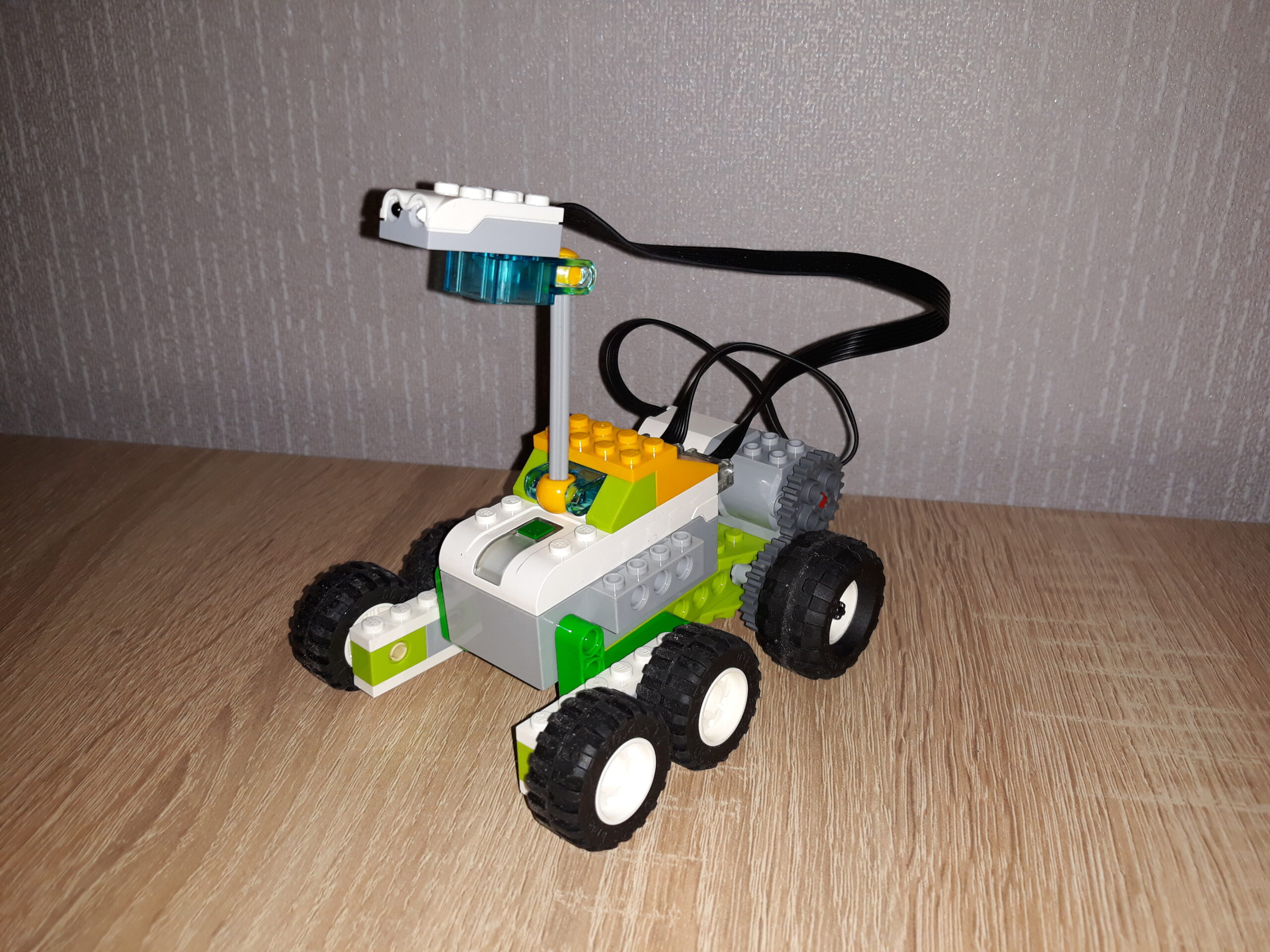 Скачать инструкцию по сборке из набора LEGO Education WeDo 2.0 Марсоход