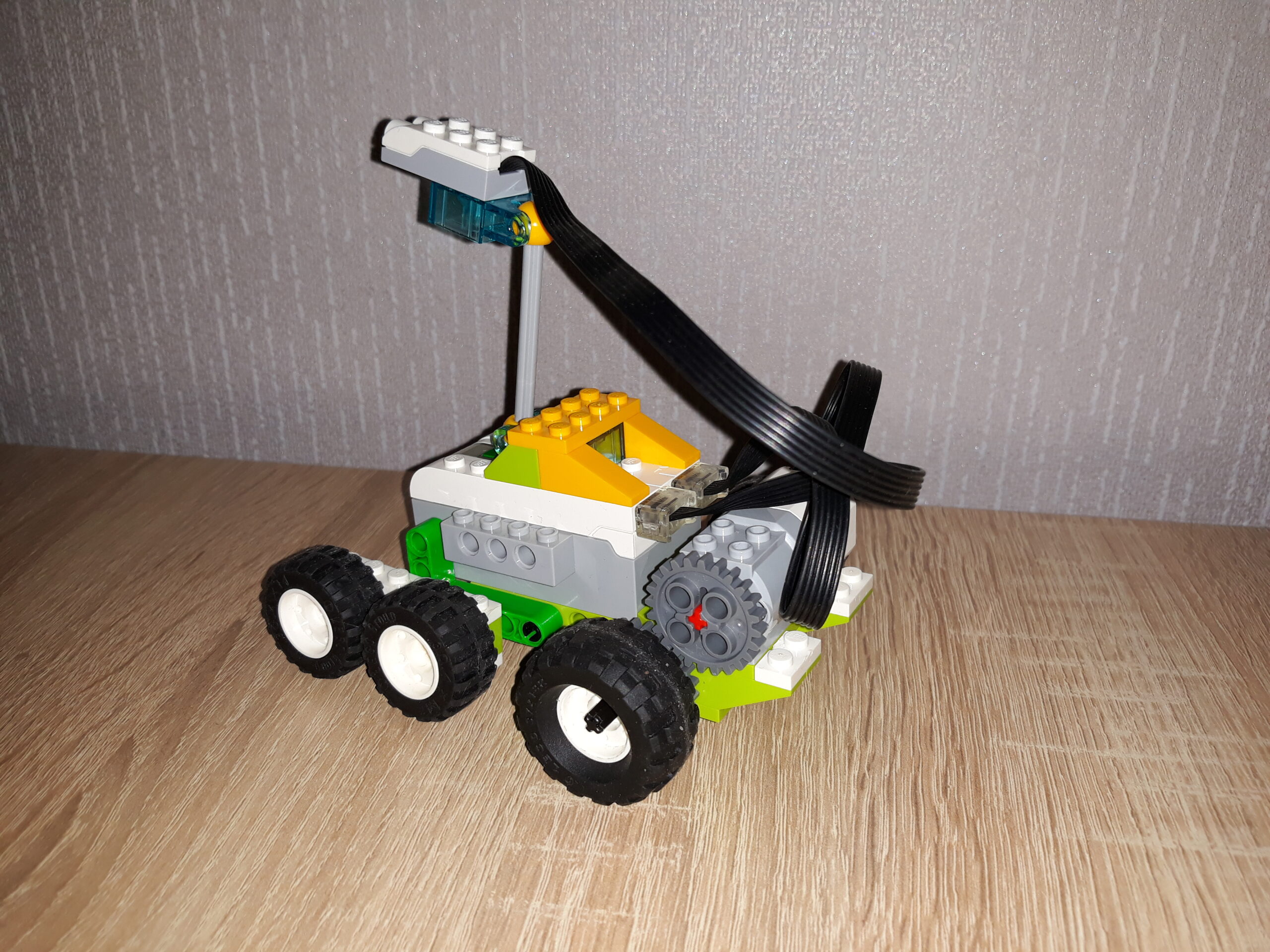Итог инструкция по сборке из набора LEGO Education WeDo 2.0 Марсоход