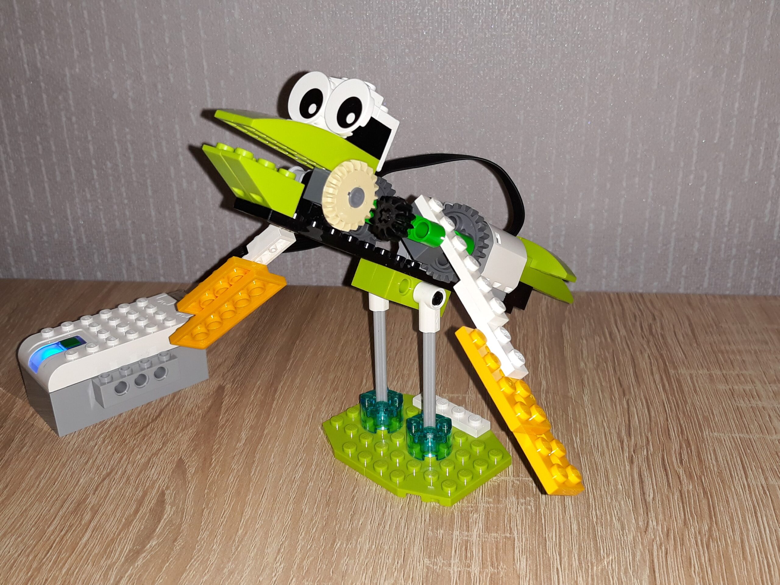 LEGO Education WeDo 2.0 Птенец в сборе