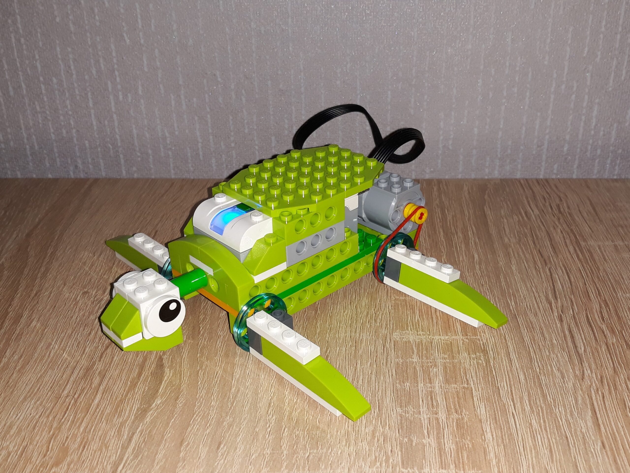 Пошаговая инструкция по сборке из набора LEGO Education WeDo 2.0 Черепашка