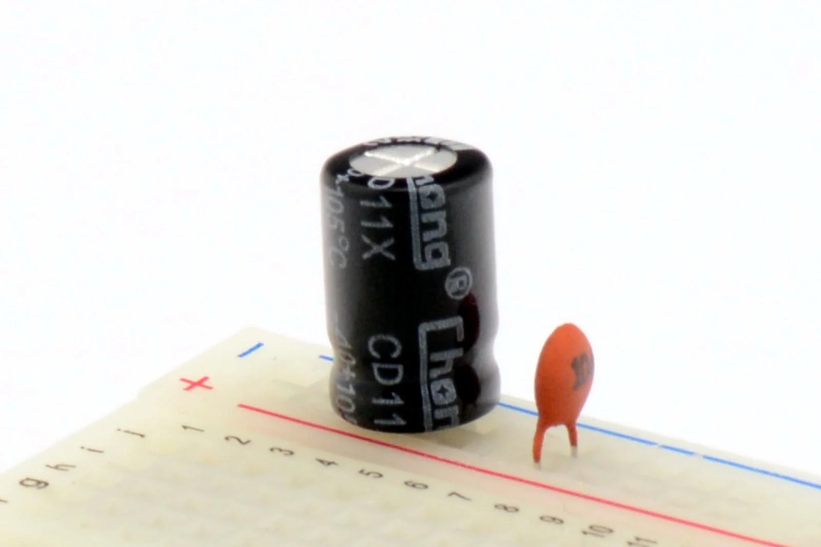 Фильтр из электролитического и керамического конденсатора